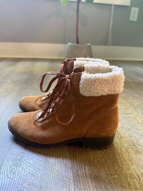 Crown and Ivy Cozy Brown Suede Lace-Up Ankle Boots with Sherpa Collar